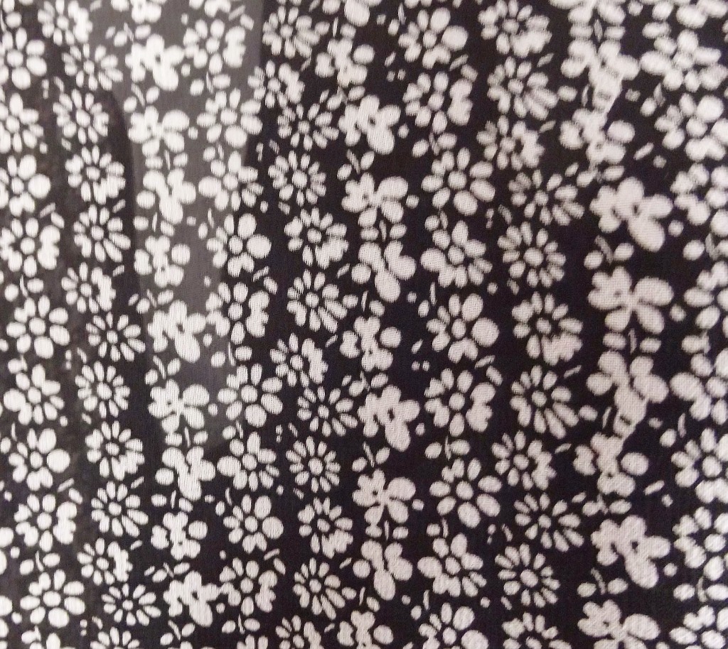Sheer Black & White Ditzy Floral Kimono Style Jacket - Image 3