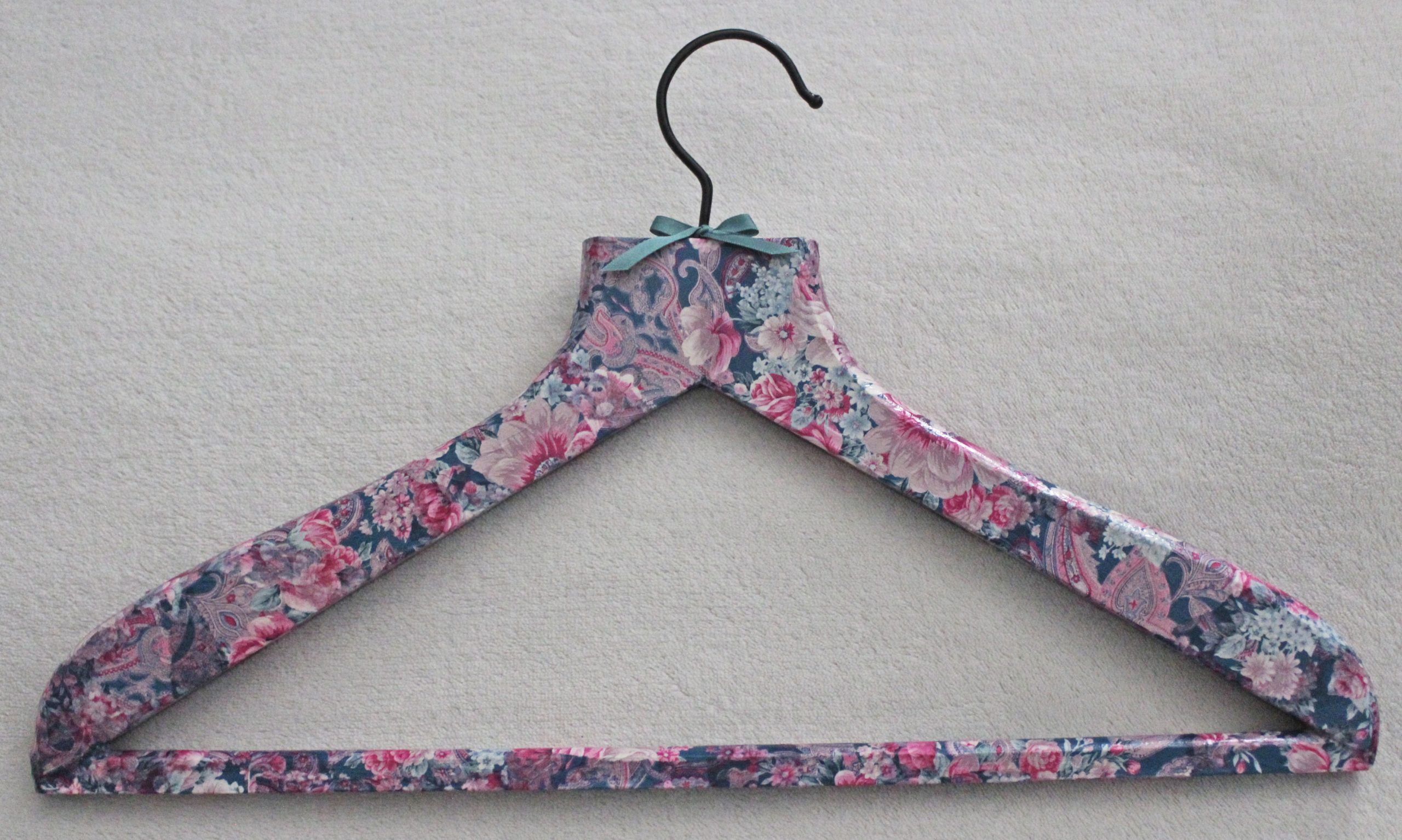 Wooden Decoupage Hangers - Image 3
